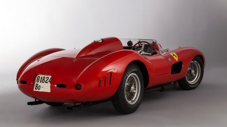 Как Меси изигра Роналдо за най-скъпия автомобил на планетата