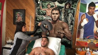 Записа 16 победи и 0 загуби на ринга. Но сега е в инвалидна количка и само може да диша самостоятелно