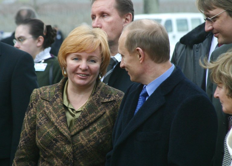 Владимир с тогавашната си съпруга - Людмила Путина