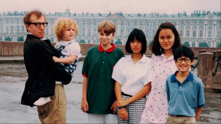 Гневът на Уди Алън срещу убедеността на осиновената му дъщеря