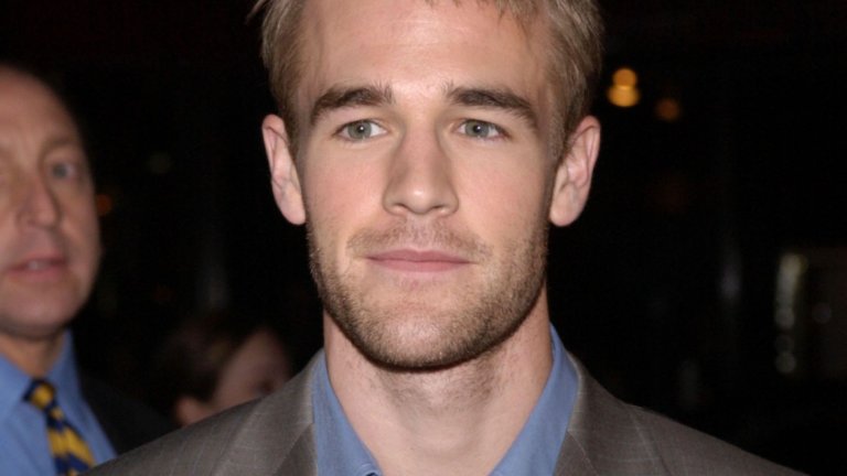 Джеймс Ван Дер Бийк
По-вероятно да си спомняте Ван Дер Бийк от главната роля в сериала "Кръгът на Доусън" (Dawson's Creek), отколкото от спортния филм "Отборът" (Varsity Blues). Трябва да се отбележи, че актьорът никога не е имал особено успешна филмова кариера, но за сметка на това през годините се е появявал - включително и с много кратки роли - в какви ли не сериали. От "Как се запознах с майка ви", през One Tree Hill до криминалните поредици "Закон и ред".