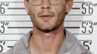Jeffrey_Dahmer_Milwaukee_Police_1991_mugshot