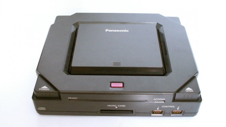 Panasonic M2
3DO Interactive Multiplayer почти успя да стане хит. С дизайн на 3DO, който да се дава по лиценз на други производители, находчивата конзола бе избрана за продукт на годината на 1994 г. на сп. Time, но към 1996 г. практически изчезна, ставайки жертва на препълнения конзолен пазар. Нейният наследник с името M2 се правеше от 3DO точно по това време. В крайна сметка, Panasonic взе правата върху технологията, но преди да пусне системата на пазара, японската компания размисли, въпреки че вече дори се работеше по игри за нея. 
Планираната премиера бе отменена, но поне ядрото на технологията не отиде на вятъра и по-късно се използваше в различни мултимедийни плейъри, аркадни машини и дори машини за кафе и продажба на дребно. Днес наследството на М2 също живее в идеята на Valve за Steam Machines, геймърските компютри, които се произвеждат от други компании.