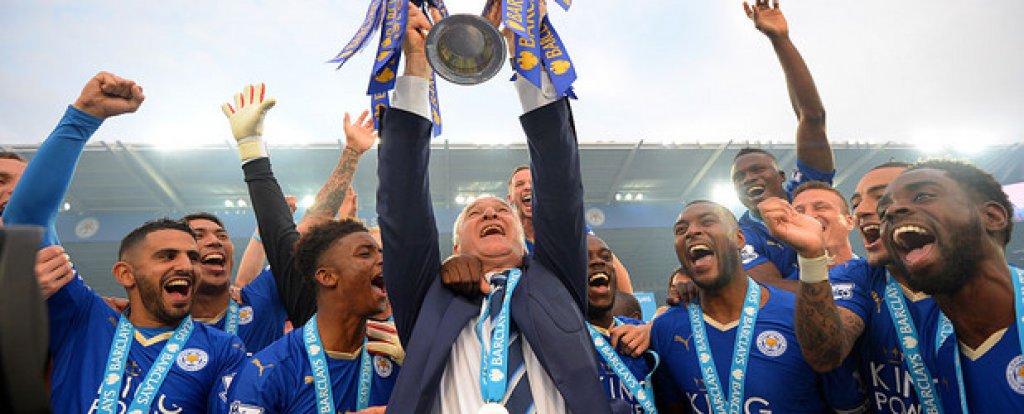 7 май, „Кинг Пауър Стейдиъм“. Момент, който всички ще помним завинаги. Има ли изобщо нещо по велико, случвало се във Висшата лига? Титлата, веселбата, лудостта по стадиона – незабравимо!
Dreams do come true - the moment Leicester City were crowned champions! (via @LCFC) #LCFC #HavingAPartyhttps://t.co/L6AOZG9B1A&mdash; William Hill Aus (@WillHillAus) May 8, 2016
