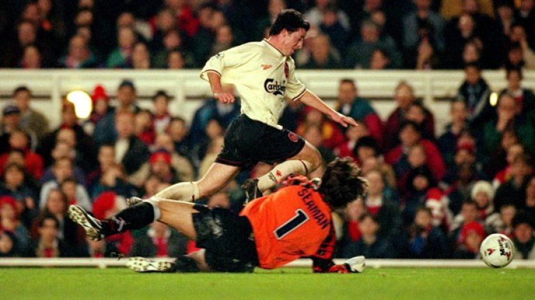 Нечувано! Фаулър си призна, че няма дузпа в мач срещу Арсенал, но съдията не промени решението си. Ливърпул победи с 2:1, а в края на сезона го наградиха с приз за феърплей.