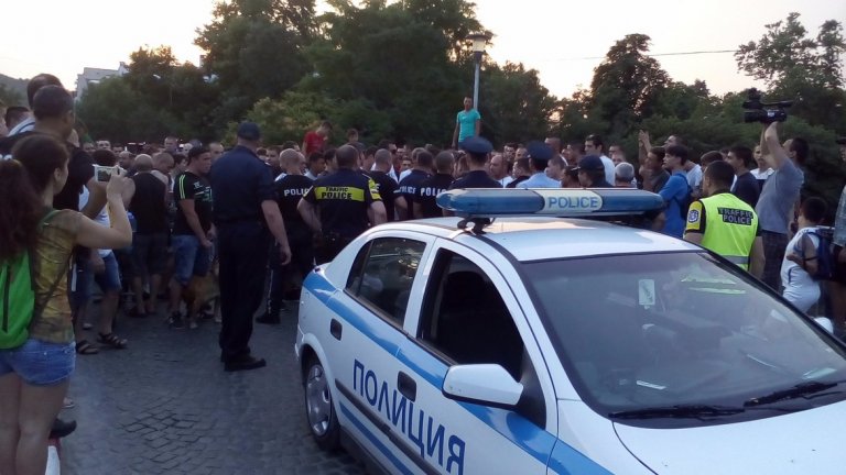 Пререканията възникват между групи протестиращи