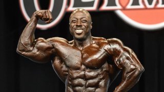 Фаворитът за "Мистър Олимпия" почина на 37 ден преди конкурса. Защо културистите си отиват толкова млади?