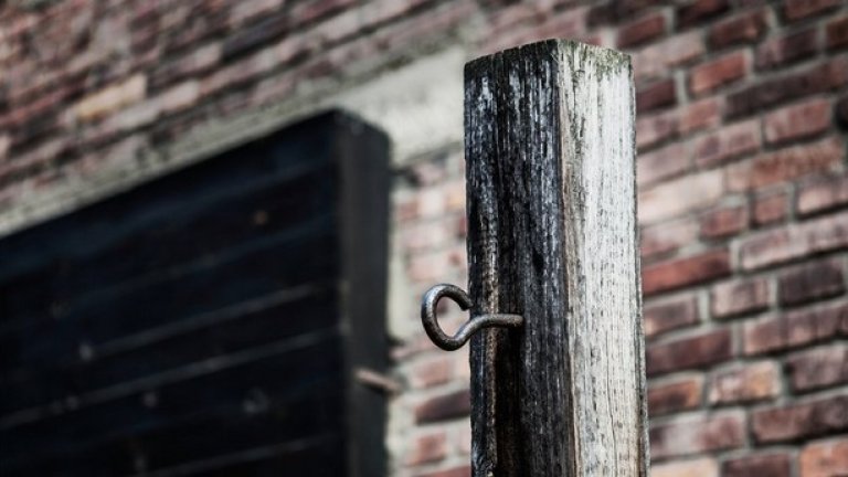 Кука за закачане на хора