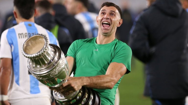 Манчестър Юнайтед иска вратар със скандална репутация