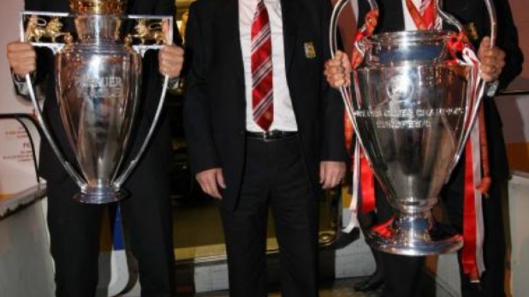 Как ли се е чувствал авторът му през 1999 и 2008 г., когато в Манчестър идваха и титлата, и купата в Шампионската лига? Фъргюсън спечели всичко и то по много пъти и направи Юнайтед №1 в Англия.