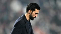 Няма как да започнеш по-зле начело на Реал Мадрид. Поклонникът на Моуриньо вече е на дузпата