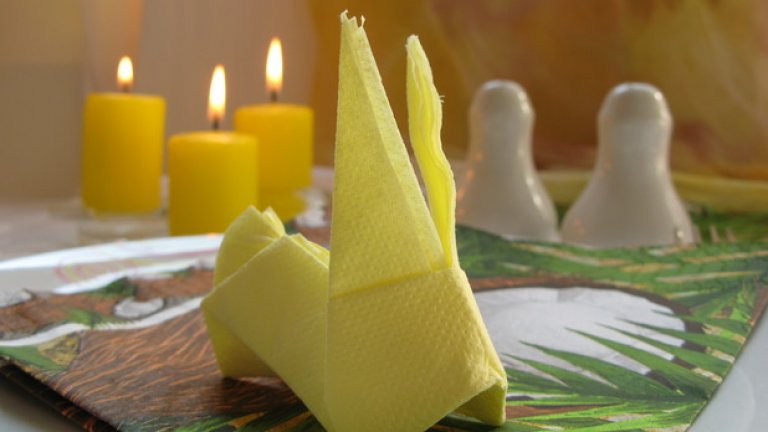 Оригами изкуството е приятно и вдъхновяващо, но и много задължаващо. Лесно се учи, но изисква отделяне на часове