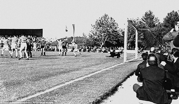 Финалът в Лисабон през 1967 между Селтик и Интер е един от най-великите моменти в историята на британския футбол. Не само че "детелините" стават първият отбор носител на КЕШ на Албиона, но всички футболисти на тима са момчета, родени и израснали в радиус от 30 км от "Селтик парк". Селтик спечели с 2:1, след като изоставаше в резултата и влезе завинаги в историята.