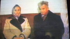 Елена и Николае Чаушеску малко преди екзекуцията им 