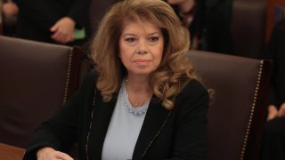 Освен това тя предстои да посочи и дата за предсрочните парламентарни избори