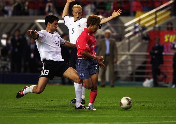 Михаел Балак 38-годишният германец записа 98 мача с националния отбор, вкарвайки 42 гола. Стигна два финала, но загуби и двата. През 2002-ра Германия падна с 0:2 от Бразилия на финала на Световното, а през 2008-а Бундестима бе победен с 1:0 от Испания на финала на Европейското.