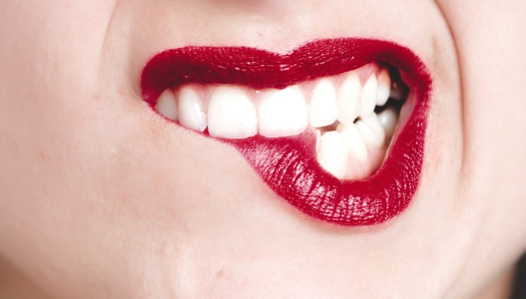 beautiful-beauty-bite-922710