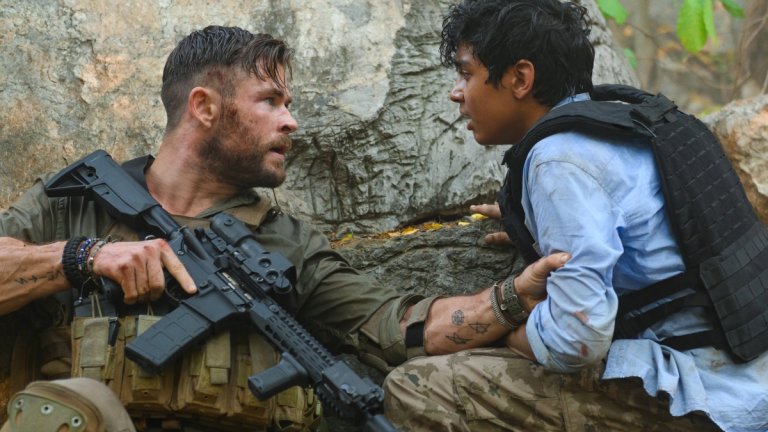 Extraction 2
Още един проект с Netflix, след като първият екшън Extraction с Крис Хемсуърт в главната роля се превърна в голям успех за стрийминг платформата по-рано тази година и най-гледания оригинален филм на Netflix в историята. Все още не е ясно дали следващият ще е продължение или предистория на първия, но плановете на братята Русо са много по-мащабни.