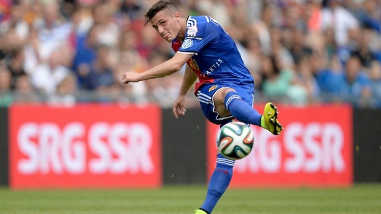 Таулант Джака. 172-сантиметровият халф премина през всички юношески формации на Швейцария до 21 г. включително. През май 2013 г. обяви, че очаква повиквателна от Албания. Футболистът на Базел вече е незаменима част от селекцията.