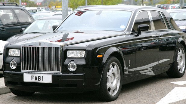 Естествено, Еванс притежава и Rolls-Royce.