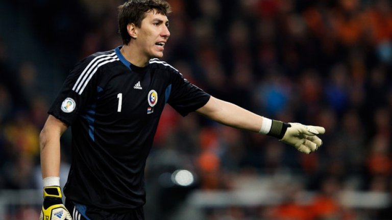 Най-високият футболист: Костел Пантилимон (Румъния) – 2,03 м.