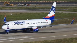 SunExpress_Air_Boeing_737-800_Karakas