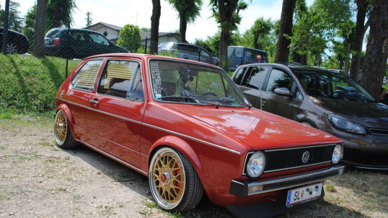 Old school с най-първия Golf Mk1 (1974–1983)