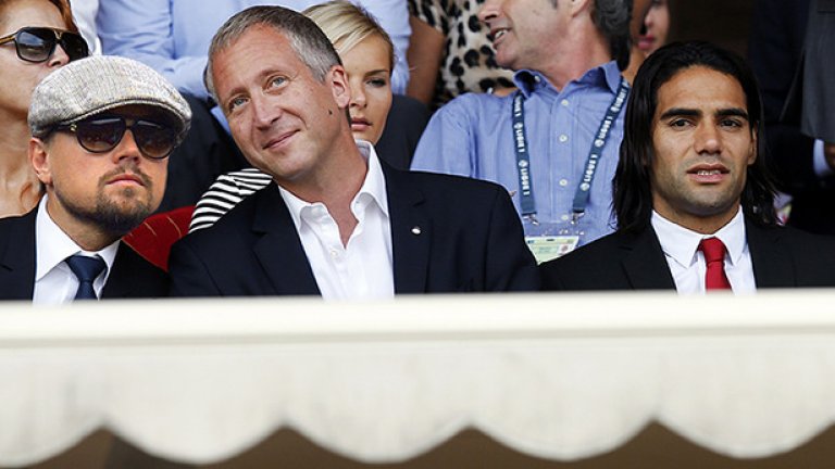 Жорже Мендеш. Посредствен футболист, диджей и барман. Днес португалската мениджърска акула сключва сделки за десетки милиони, влияе върху процесите в някои от най-големите клубове и минава за една от най-могъщите фигури в спортната индустрия. Партньори на Ди Каприо в лентата могат да станат Чанинг Тейтъм (в ролята на Кристиано Роналдо), Кристоф Валц (Жозе Моуриньо) и Бенисио Дел Торо (Радамел Фалкао).