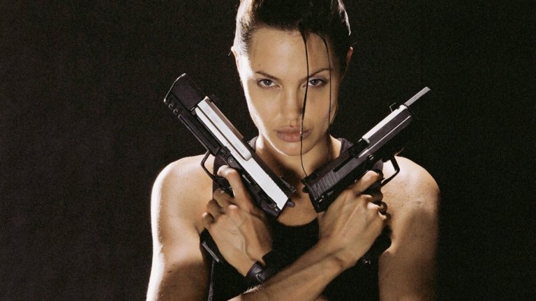 Анджелина Джоли оспорва с Шарлийз Терон и Скарлет Йохансон броя на мъжки момичета, изиграни в киното. През 2001 година тя се превъплъти в археоложката Лара Крофт и показа майсторство и с пистолетите.