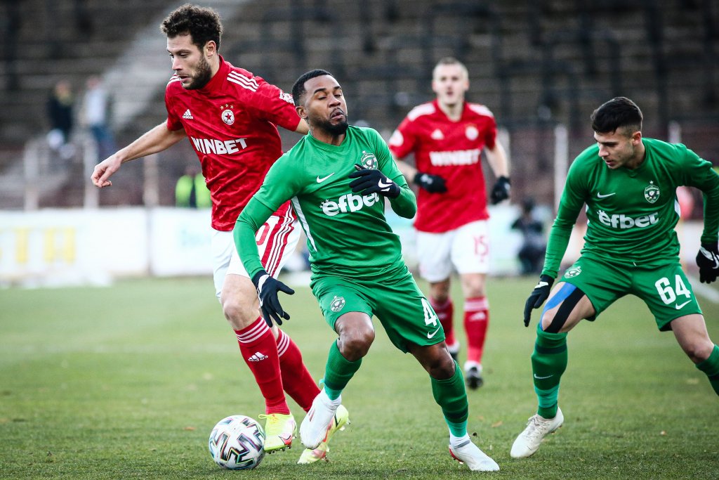 ЦСКА удари Лудогорец и завърза интригата