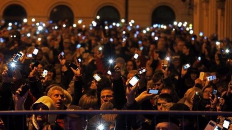 Над 10 000 души протестираха няколко вечери срещу идеята на управляващите в Унгария
