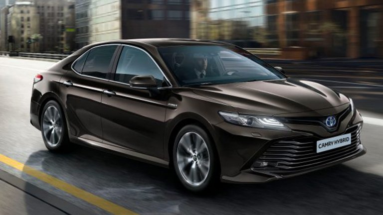 "Скромният" Салах има Bentley, Lamborghini Aventador и... Toyota