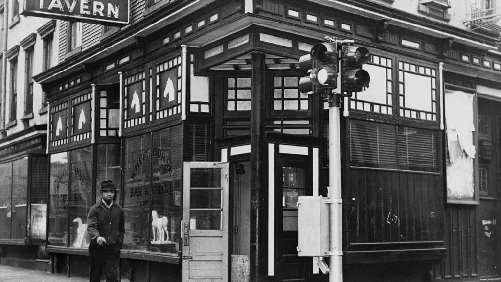 1176px-White_Horse_Tavern_NYWTS