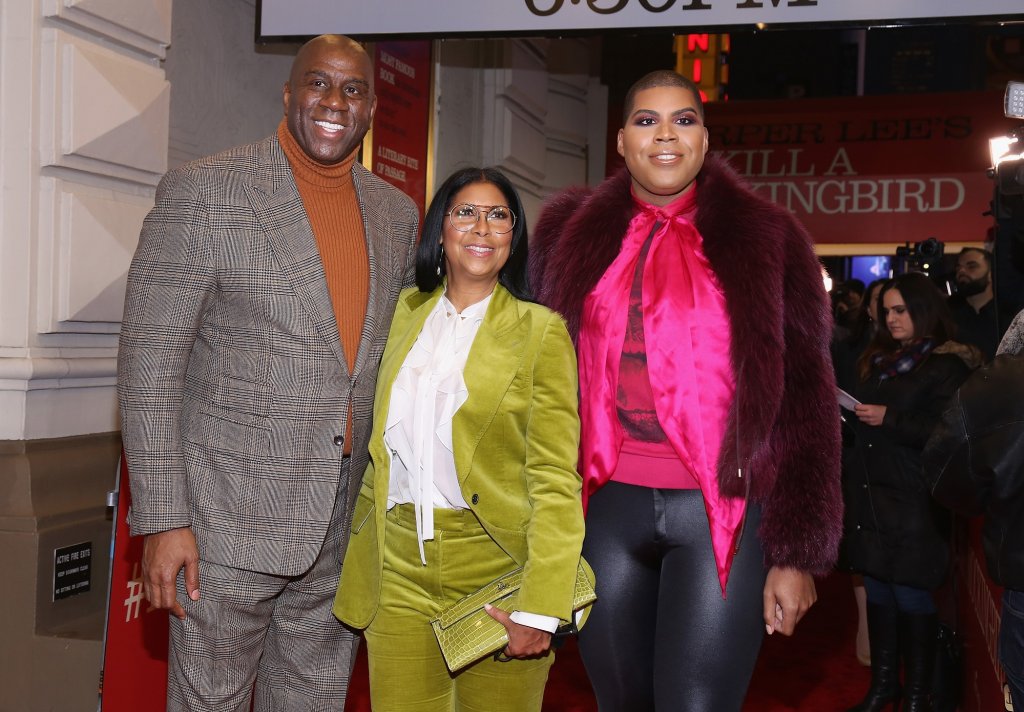 Меджик Джонсън и Куки ДжонсънРоденият през 1992 г. Ървин (познат в реалити индустрията като И Джей) разкрива, че е гей през 2013 г. Бившата легенда на баскетбола Меджик Джонсън обаче първоначално не приема новината леко и му трябва време, за да свикне с тази мисъл. По-късно обаче той споделя в интервю, че си е дал сметка за нещо важно: не той е човекът, който да решава какъв да бъде синът му."Трябва да подкрепяш децата си, защото те и без това ще се сблъскат с много хора, които ще ги дискриминират. Ако ти не ги подкрепяш и обичаш, кой тогава?", казва Джонсън в интервю за Елън Дедженеръс и допълва, че се радва, че синът му е бил откровен с тях.