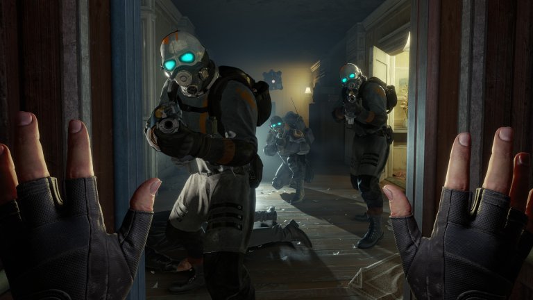 Half-Life:Alyx
Жанр: VR first person shooter
Всичко познато от култовата поредица отново е налице: брилянтен дизайн на нивата, интересни пъзели, страхотна динамика, щателно внимание на детайлите, както, разбира се, и чудесно озвучаване. 
Единствената разлика е, че този път акцентът е върху тялото на самия играч. От Valve наистина са се постарали да пресъздадат едно впечатляващо VR преживяване. Въпреки, че играта като цяло е линейна, все пак има достатъчно странични маршрути и скрити пътеки, които правят света по-широк и взаимосвързан. А появата на Alyx може само да ни кара да се надяваме скоро най-накрая да видим Half-Life 3. Но нека бъдем реалисти...