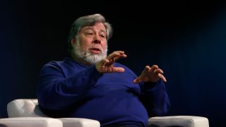 Според него те го спират, за да добият повече власт и контрол