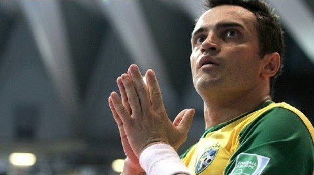 През юни Фалкао навърши 40 г., но смята да продължава да играе в националния отбор на Бразилия. Той ще бъде и в борда на директорите на Бразилската конфедерация по футзал и ще помага за популяризирането на минифутбола