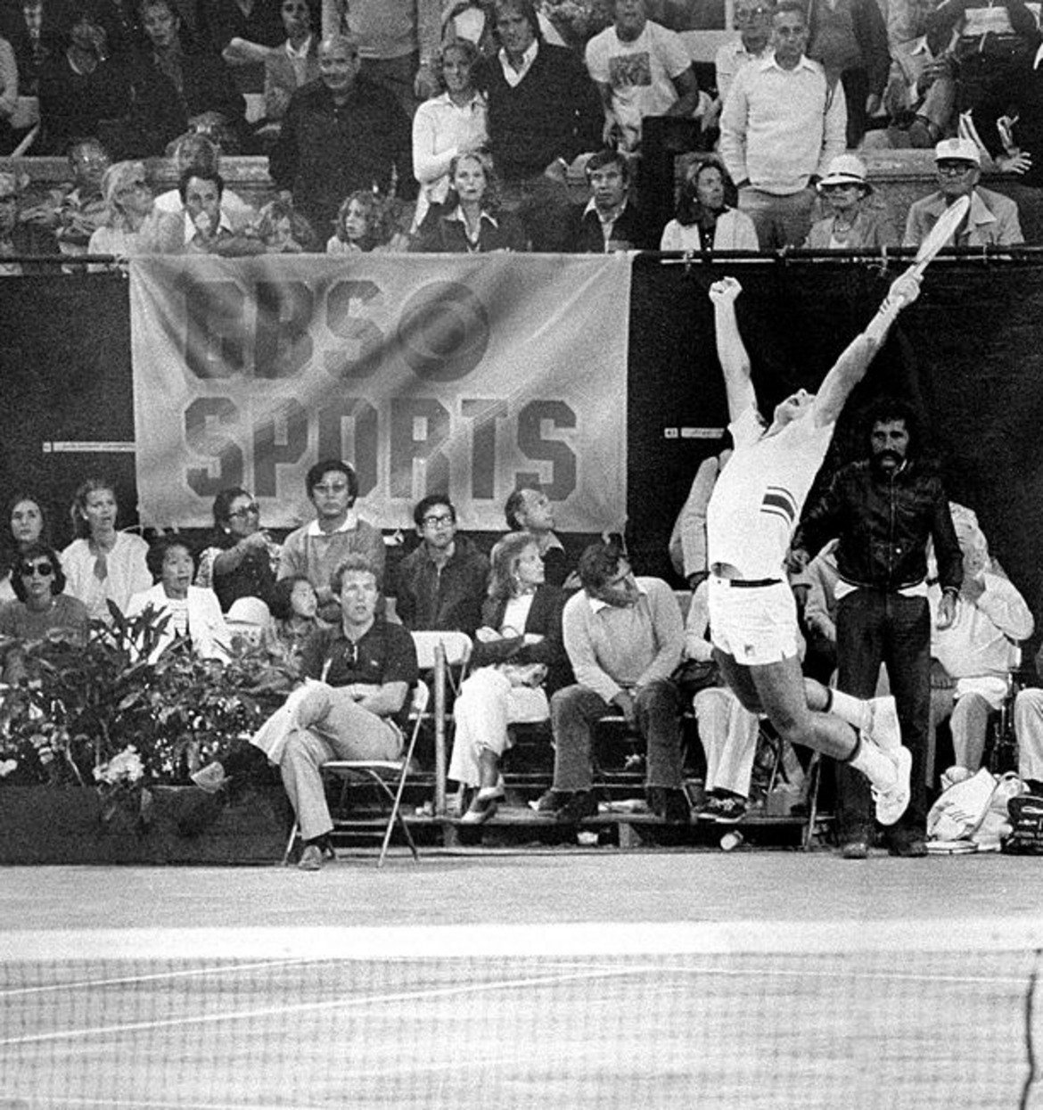 Като №1 през 1977-а завършва американеца Джими Конърс. Вилас го побеждава на финала на US Open, където става любимец на местната публика.