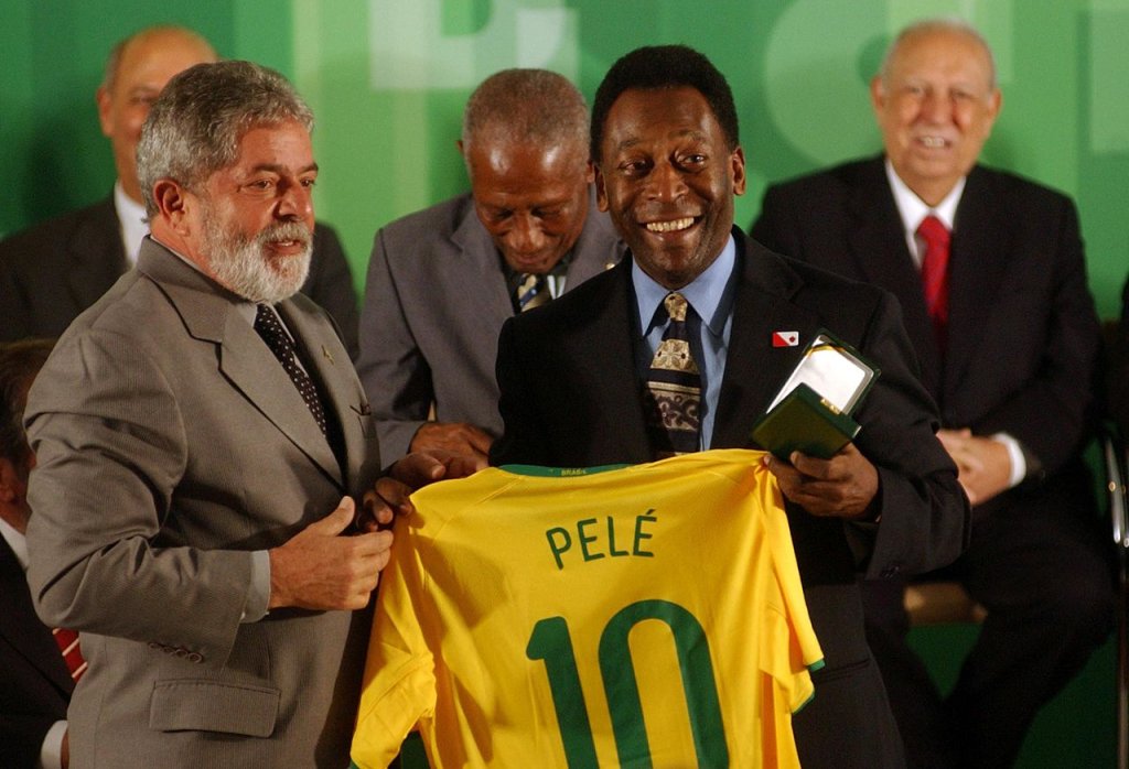 1280px-Pelé_&_Lula