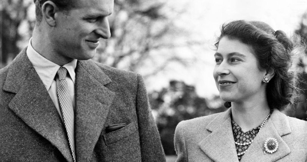 По време на медения им месец в Броудлендс.