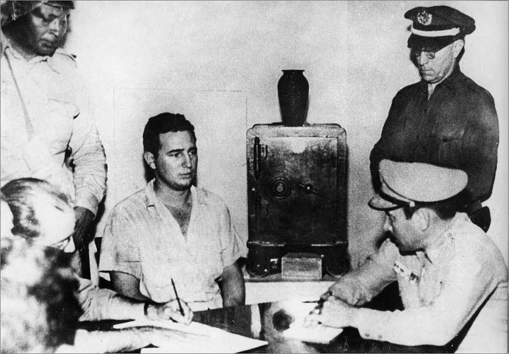 1280px-Fidel_Castro_under_arrest_after_the_Moncada_attack (1)