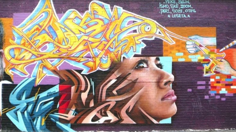 Lee Quinones 
Lee Quinones започва да рисува графити в нюйоркското метро още през 1974-а и само за няколко години си спечелва статуса на легенда в тази сфера. Той често добавя към рисунките си поетични послания като например "Графитите са изкуство и ако изкуството е престъпление, прости ми, Боже".