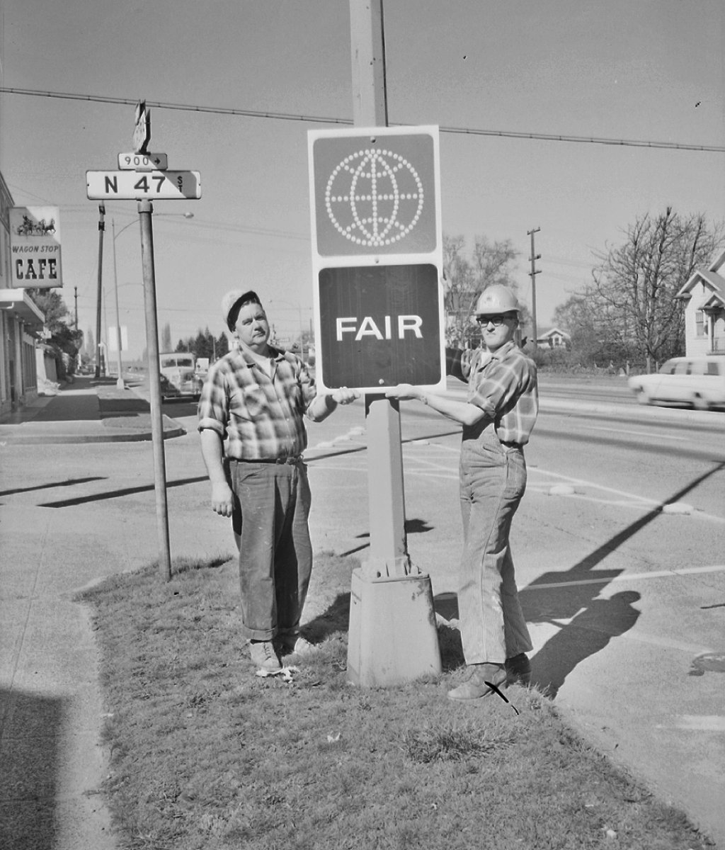 Seattle_-_Worlds_Fair_sign_at_47th_and_Aurora,_1962
