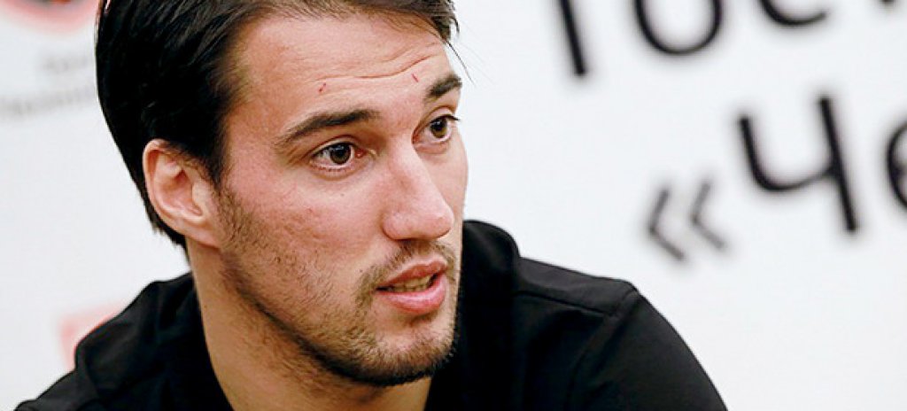 Ивелин Попов бе гост на руското издание "Чемпионат" и получи наградата си за футболистх №1 в Русия за септември 2015 г.