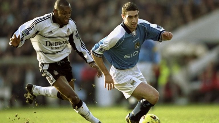 Ляв бек: Марк Кенеди
16 мача за Ливърпул, 0 гола
25 мача за Манчестър Сити, 0 гола