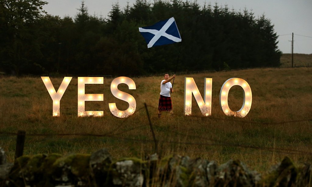 Scottish independence referendum signs near Dunblane