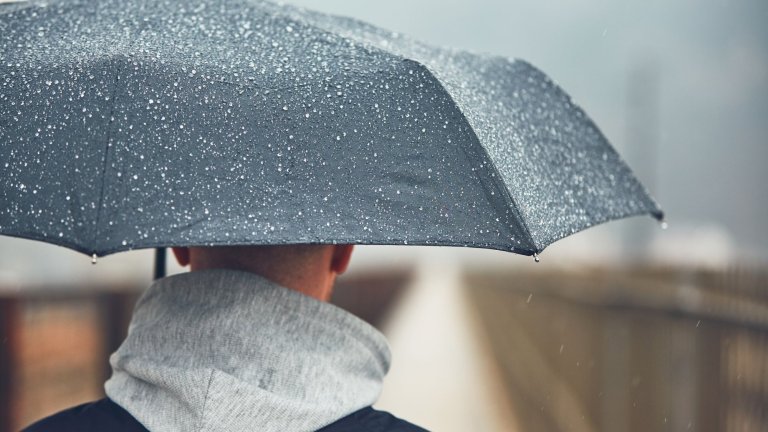 Над 1200 м. дъждът ще премине във сняг