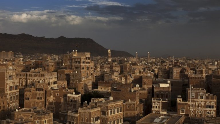 Бомбардировките в Йемен продължават