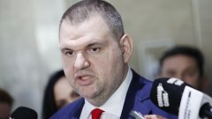 Партиите в коалицията са подкрепили оставката