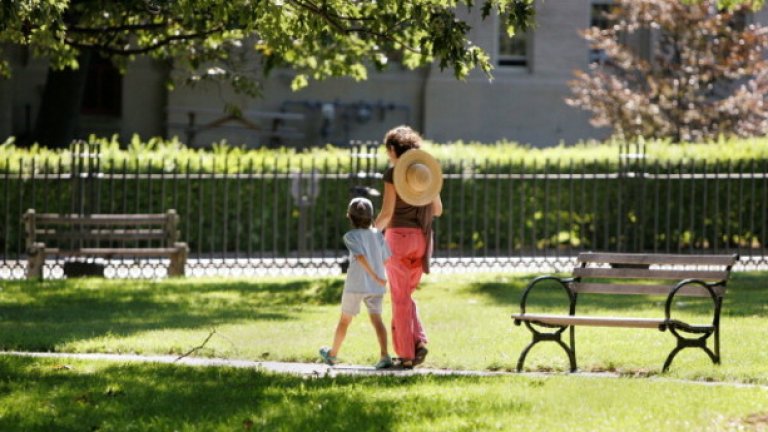 Убийството на детето в Борисовата градина ми върна онзи спомен за страха, когато родих дъщеря си